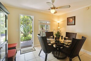 House | 2 bedrooms - Emma s Secret by Avantstay Heart of Old Town w Shared Pool Month Long Stays Only (Key West)