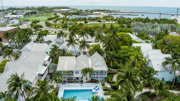 Unclassified image, 1 of 26, button - Conch Adventure by Avantstay Great Location w Patio Outdoor Dining and Shared Pool Week Long Stays (Key West)