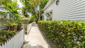 Unclassified image, 4 of 26, button - Conch Adventure by Avantstay Great Location w Patio Outdoor Dining and Shared Pool Week Long Stays (Key West)