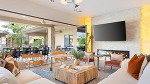 House - Casa Palmera by Avantstay Entertainer s Oasis w Guesthouse (Indio)