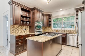 House | 5 bedrooms - Halo by Avantstay Walk to Beach Private Pool (Destin)