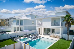 8 habitaciones