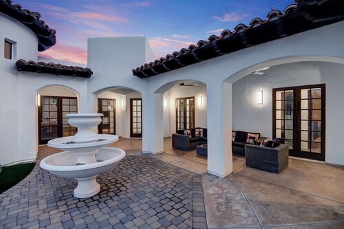 Villa Toscana by Avantstay Palatial Villa With Spa Pool Theater Game Room Permit 4769