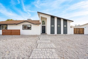 House | 5 bedrooms - Ezra by Avantstay Modern South Scottsdale Escape (Scottsdale)