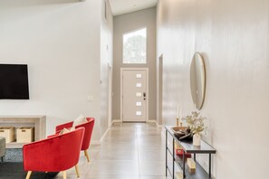 5 bedrooms - Ezra by Avantstay Modern South Scottsdale Escape (Scottsdale)