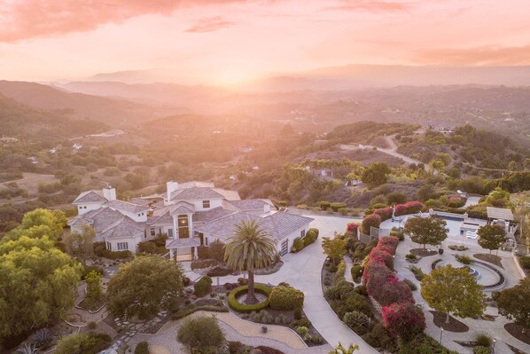 Villa | 7 bedrooms - Camila by Avantstay 18-person Temecula Mansion (Temecula)