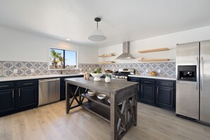 4 bedrooms - Carmella by Avantstay Modern Jtree Home w Large Outdoor Area (Twentynine Palms)