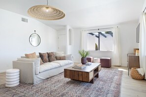 4 bedrooms - Carmella by Avantstay Modern Jtree Home w Large Outdoor Area (Twentynine Palms)