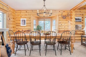 3 bedrooms - Tanglewood by Avantstay 10mins to Bear Mountain Contemporary Hillside Cabin (Big Bear Lake)