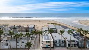 Room - Velvet Sand I by Avantstay Steps to Newport Beach Private Rooftop w Outdoor Kitchen Hot Tub (Newport Beach)