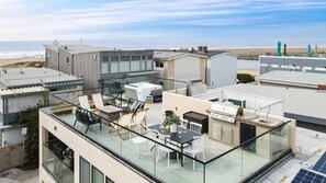 Room - Velvet Sand I by Avantstay Steps to Newport Beach Private Rooftop w Outdoor Kitchen Hot Tub (Newport Beach)