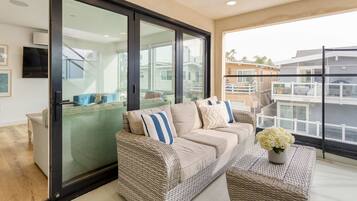 5 bedrooms