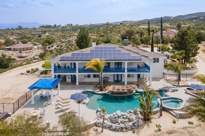Villa | 5 bedrooms - Le Grand Bleu by Avantstay Luxury Hilltop Estate (Temecula)