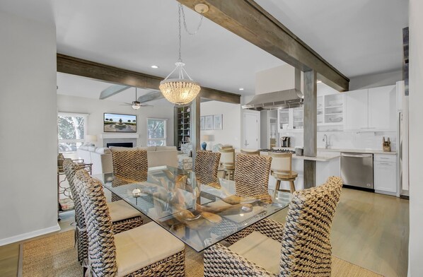 House | 5 bedrooms - 3704 Cameron by Avantstay Pool Bar Multiple Balconies (Isle of Palms)