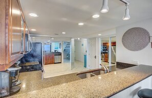 Apartment | 3 bedrooms - 415 B Shipwatch by Avantstay Oceanfront Penthouse w Amazing Views (Isle of Palms)
