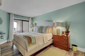 2 bedrooms - 117 Seascape by Avantstay Oceanfront Breathtaking Views Communal Swimming Pool (Isle of Palms)