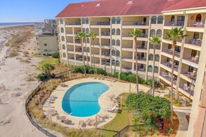 Apartment | 3 bedrooms - 512 Seascape by Avantstay Oceanfront Condo on the Beach Community Pool Access (Isle of Palms)