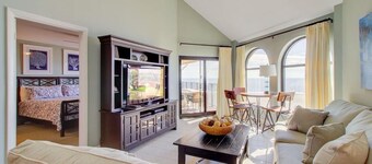 512 Seascape by Avantstay Oceanfront Condo on the Beach Community Pool Access