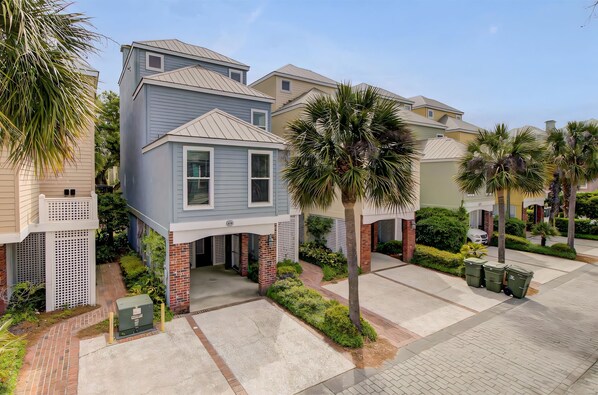 House | 4 bedrooms - 138 Grand Pavilion by Avantstay 100 Yards to Ocean and Activities (Isle of Palms)