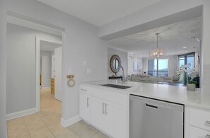 Apartment | 3 bedrooms - 207 Summerhouse by Avantstay Beachfront Community w Ocean Views (Isle of Palms)
