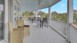 House - 4 46th Avenue by Avantstay Pool Views Deck (Isle of Palms)