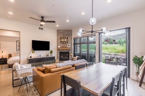 House | 2 bedrooms - Slope Sight by Avantstay A Location w Hot Tub (Park City)