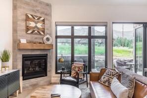 House | 2 bedrooms - Slope Sight by Avantstay A Location w Hot Tub (Park City)