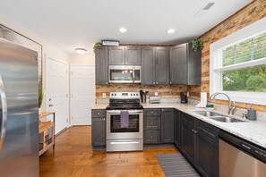 3 bedrooms - Willow Sycamore by Avantstay 6 Min to Downtown (Asheville)