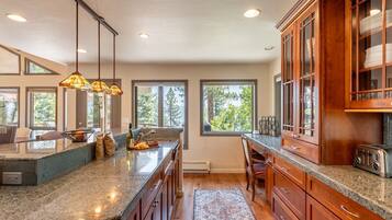 Nhà | 4 phòng ngủ