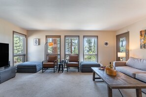 House | 4 bedrooms - Crystal View by Avantstay Retreat w Lake Views (Incline Village)