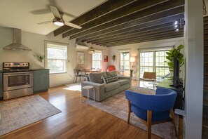 House - Plum Perfect Hideaway by Avantstay Near Downtown (Asheville)