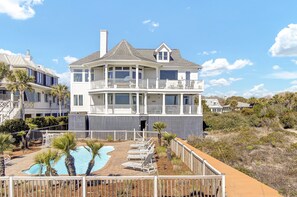 House - 502 Ocean Blvd by Avantstay Beachfront w Pool Ocean Views (Isle of Palms)