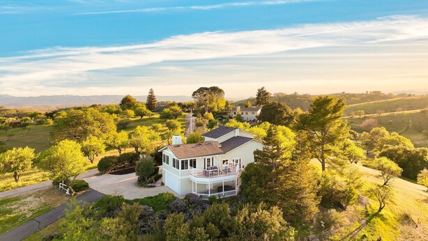 Unclassified image, 1 of 37, button - Hilltop by Avantstay Countryside Escape w Views (Paso Robles)