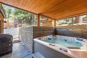 House | 5 bedrooms - Bearpaw by Avantstay Hot Tub 10 Min to Lake (Big Bear Lake)