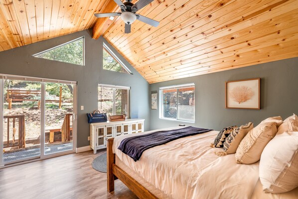 House | 5 bedrooms - Bearpaw by Avantstay Hot Tub 10 Min to Lake (Big Bear Lake)