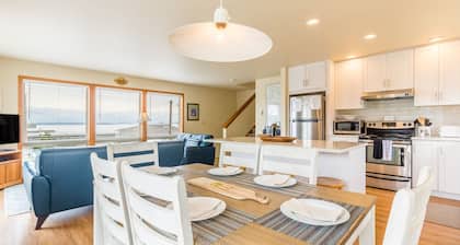 Beach Lookout Retreat by Avantstay Rooftop Views