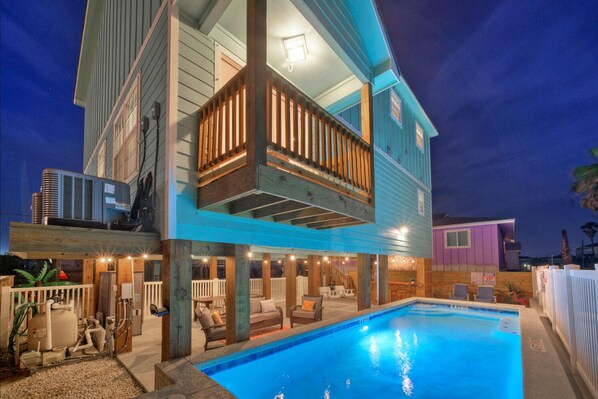 House | 4 bedrooms - Tequila Tides by Avantstay Free Golf Cart Pool (Port Aransas)