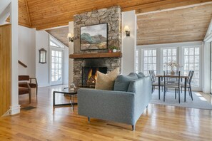 House | 4 bedrooms - Mountain Hollow Estate by Avantstay Great Views (Mars Hill)