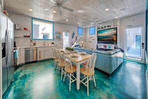 House | 4 bedrooms - Stella Maris by Avantstay Old Town Location Pool Access (Port Aransas)