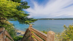 House | 3 bedrooms - Orca Ridge on Resort Road by Avantstay A Views (Greenbank)