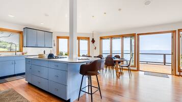 4 bedrooms