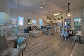 House | 5 bedrooms - Isla View by Avantstay Walk to Beach Pool (Port Aransas)
