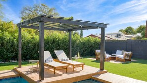 Unclassified image, 4 of 35, button - Element by Avantstay Pool Firepit Game Room (Scottsdale)