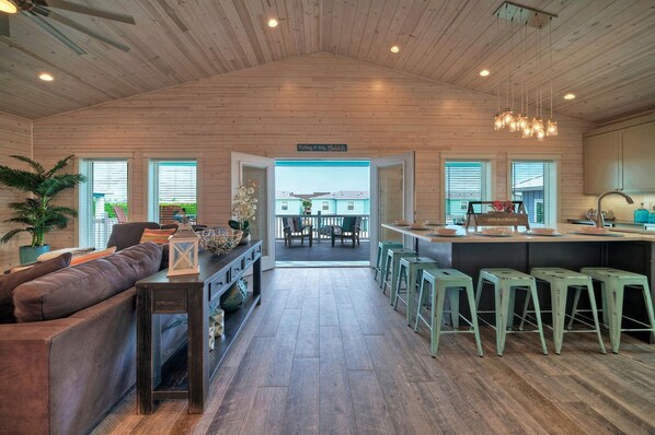 House | 4 bedrooms - Bourbon Breeze Avantstay Private Lagoon Pool (Port Aransas)