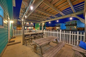 House | 4 bedrooms - Awave From it All by Avantstay 2 Blocks to Beach (Port Aransas)