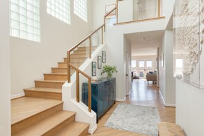 House | 5 bedrooms - Beach Break by Avantstay Oceanfront View Patio (Newport Beach)