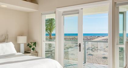 Beach Break by Avantstay Oceanfront View Patio