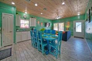 House | 3 bedrooms - Bay Bliss by Avantstay Beachy Decor Pool Access (Port Aransas)