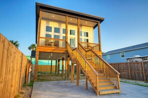 2 bedrooms - Dean Marlin by Avantstay Stunning Old Town Home (Port Aransas)