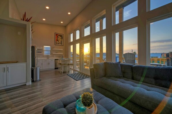 2 bedrooms - Dean Marlin by Avantstay Stunning Old Town Home (Port Aransas)